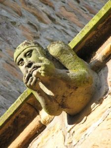 450px-Gargoyle_Dornoch_Cathedral
